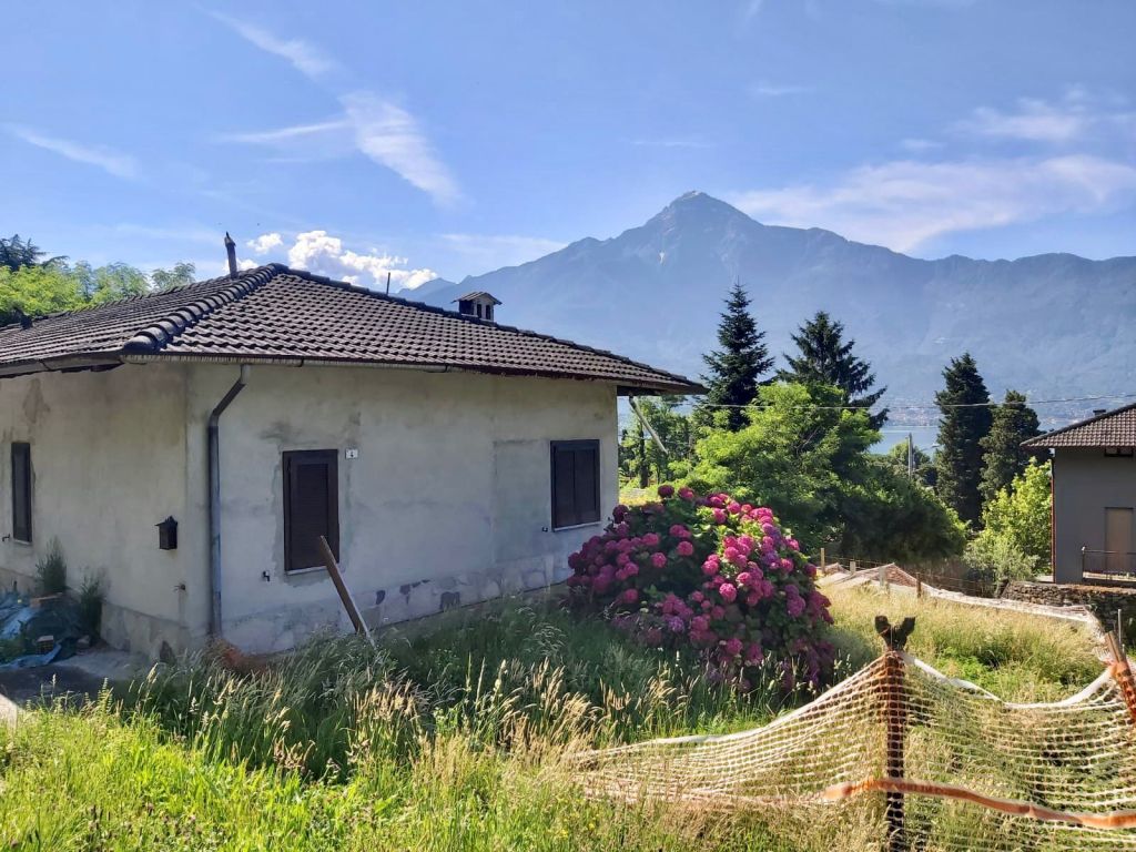 Villa o casa singola a Gera Lario