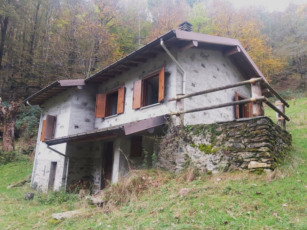 Rustico o Porzione di Casa a Gravedona ed Uniti